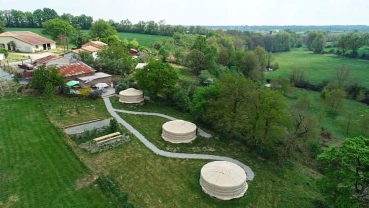 Saint-Florent-des-Bois Aux Yourtes De La Fabrique מראה חיצוני תמונה